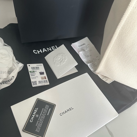 Chanel Deauville tote - Picture 8 of 12